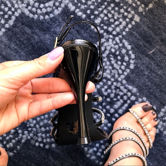 ❗️SIZE 1️⃣0️⃣❗️BLACK SILVER STONE STRAP HEELS! 💎 - Picture 5 of 8